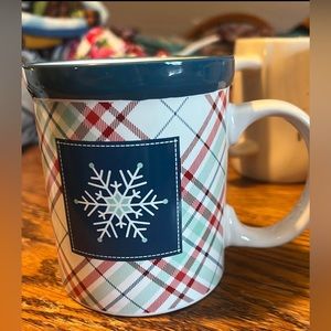 DesignPac coffee Mug, Christmas plaid and snowflake